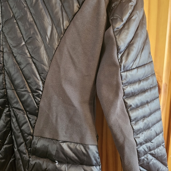 Blanc Noir Stylish Black Quilted Women's Jacket - Picture 11 of 12